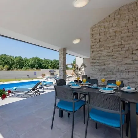 Beautiful Martina With Private Pool * Hreljici