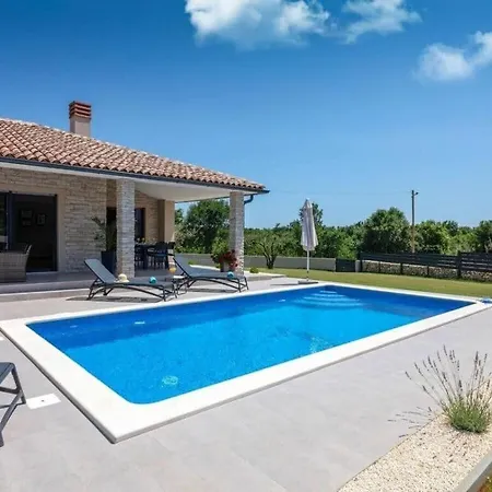 Beautiful Martina With Private Pool Σπίτι διακοπών *