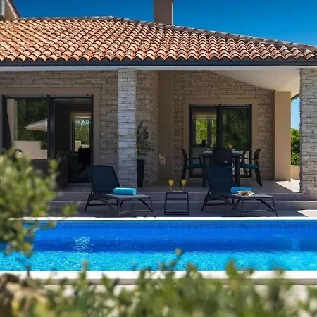 Beautiful Martina With Private Pool Feriehus *